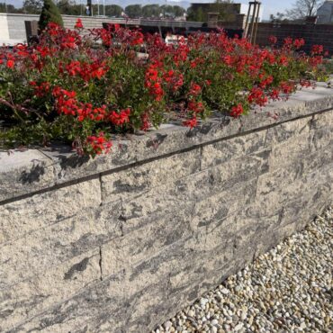 GABON 7 / 25 ZÁKLADNÍ KÁMEN