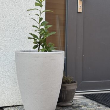 KVĚTINÁČ BELLA I.