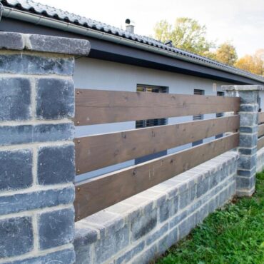 ZDICÍ BLOK HISTORY - ZÁKLADNÍ KÁMEN