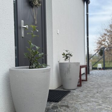 KVĚTINÁČ BELLA I.