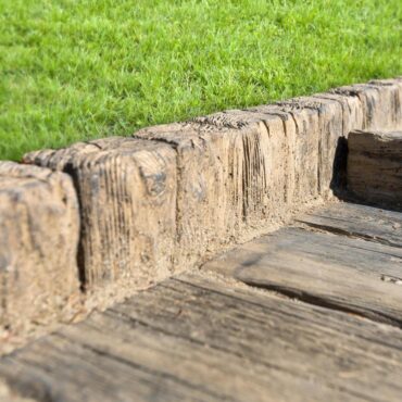 PALISÁDOVÝ OBRUBNÍK - HRANOL ROVNÝ